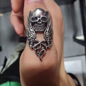 Edgy Antique Silver Winged Skull Ring NEW